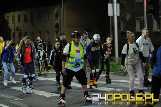 Miłośnicy rolek przejechali ulicami Opola. Za nami kolejna edycja Nightskatingu 