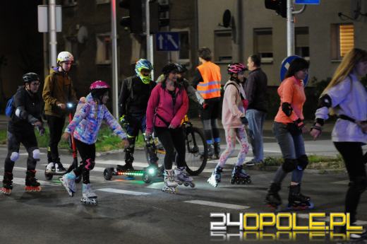 Miłośnicy rolek przejechali ulicami Opola. Za nami kolejna edycja Nightskatingu 