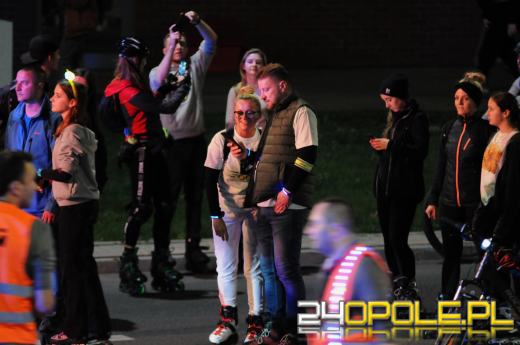Miłośnicy rolek przejechali ulicami Opola. Za nami kolejna edycja Nightskatingu 
