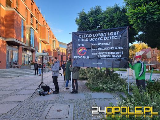 Pikietowali przeciw demoralizacji seksualnej dzieci