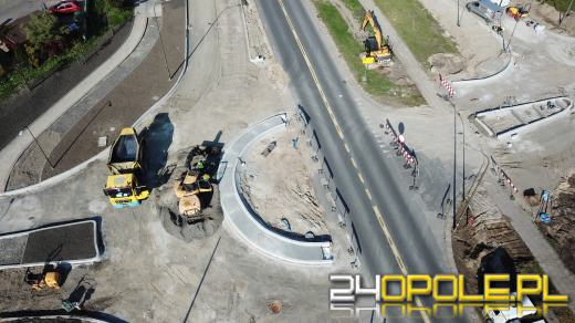 Postępuja prace przy budowie ronda na Alei Witosa w Opolu