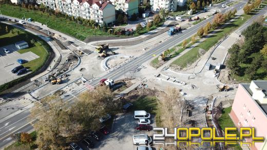Postępuja prace przy budowie ronda na Alei Witosa w Opolu