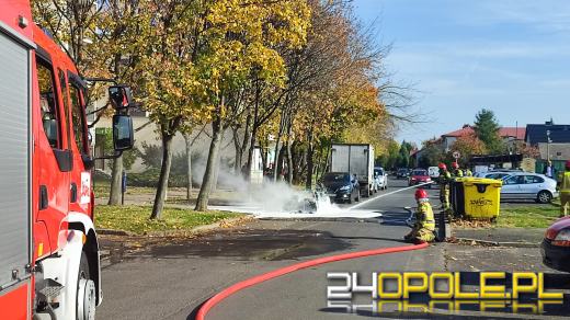 Pojazd nauki jazdy spłonął doszczętnie na ulicy Chełmskiej w Opolu