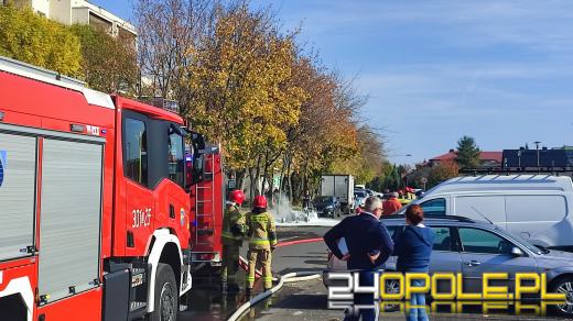 Pojazd nauki jazdy spłonął doszczętnie na ulicy Chełmskiej w Opolu