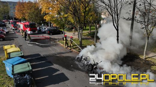 Pojazd nauki jazdy spłonął doszczętnie na ulicy Chełmskiej w Opolu