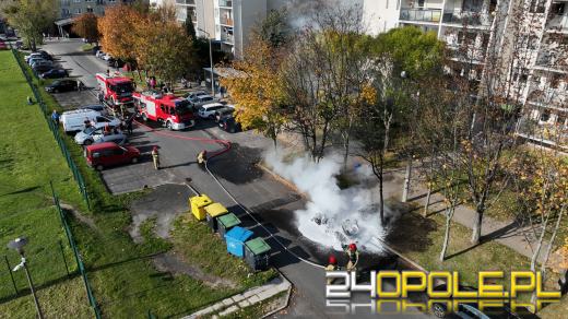 Pojazd nauki jazdy spłonął doszczętnie na ulicy Chełmskiej w Opolu