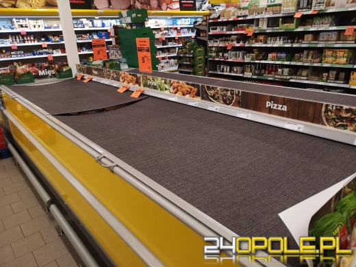 Sklepy wprowadzają "tryb oszczędzania"