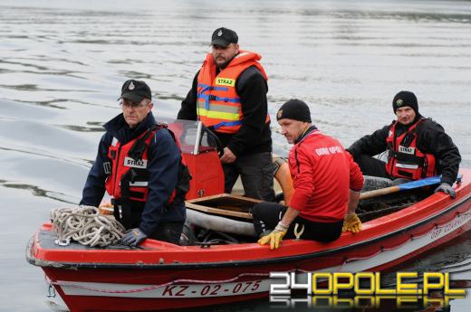 Po raz 12. nurkowie sprzątają dno kamionki Piast w Opolu