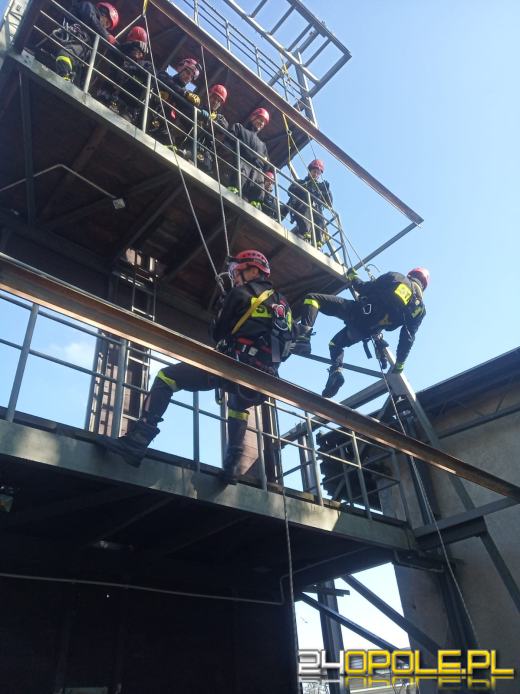 Strażacy szkolili się z ratownictwa wysokościowego