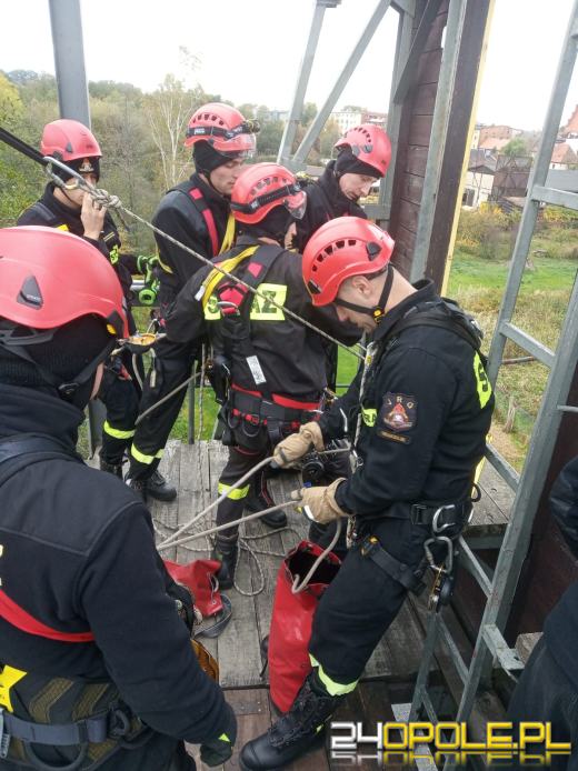 Strażacy szkolili się z ratownictwa wysokościowego