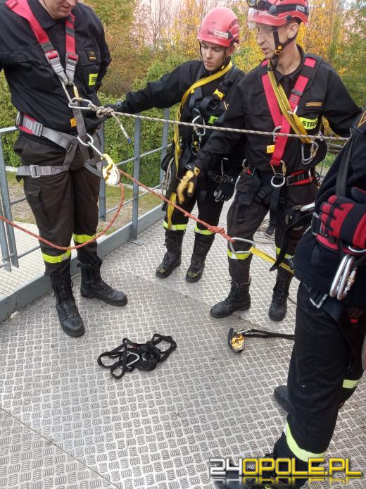 Strażacy szkolili się z ratownictwa wysokościowego