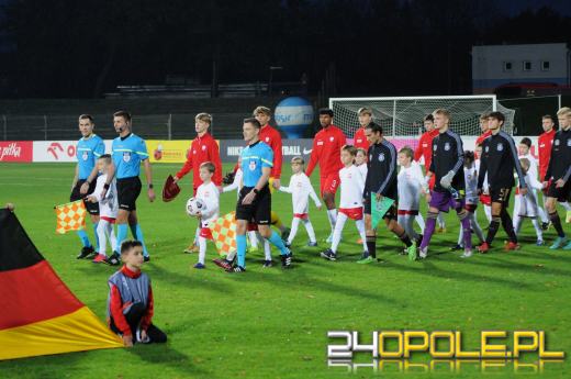 Młodzi polscy piłkarze rozbijają Niemców 4:0! 