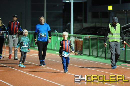 Za nami kolejna edycja Biegu Odblaskowego. Startowały całe rodziny!