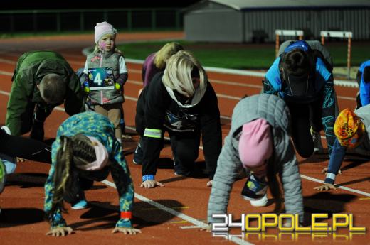 Za nami kolejna edycja Biegu Odblaskowego. Startowały całe rodziny!