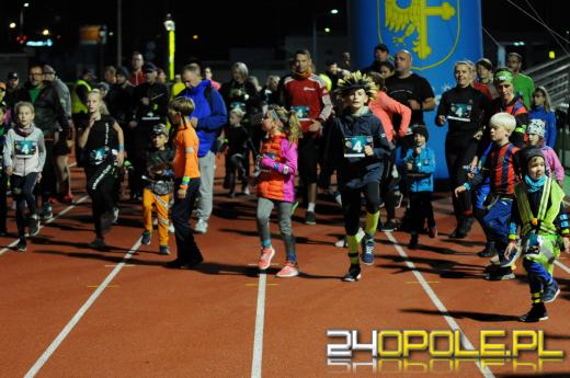 Za nami kolejna edycja Biegu Odblaskowego. Startowały całe rodziny!