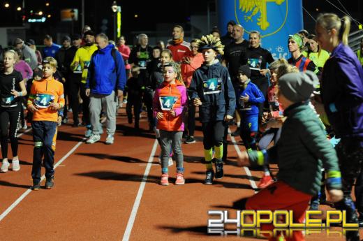 Za nami kolejna edycja Biegu Odblaskowego. Startowały całe rodziny!