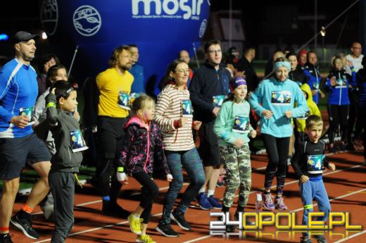 Za nami kolejna edycja Biegu Odblaskowego. Startowały całe rodziny!