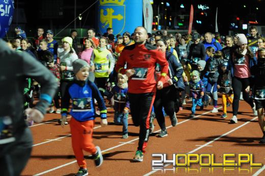 Za nami kolejna edycja Biegu Odblaskowego. Startowały całe rodziny!