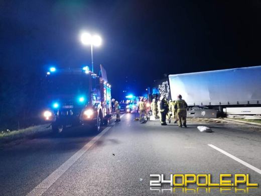 A4 odblokowana po zderzeniu dwóch samochodów ciężarowych 