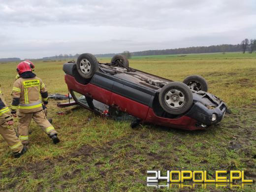 26-latek nie opanował pojazdu. Doszło do dachowania na trasie Kadłub-Grodzisko