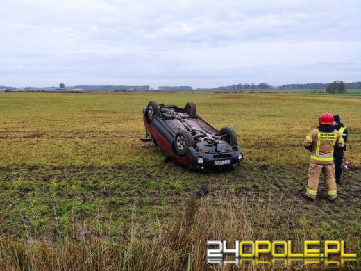 26-latek nie opanował pojazdu. Doszło do dachowania na trasie Kadłub-Grodzisko