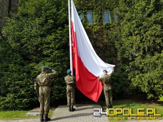 Przy świętowaniu pamiętajmy o szacunku dla symboli narodowych