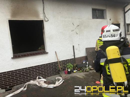 6 zastępów straży gasiło pożar w domu w Złotnikach