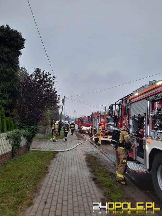 6 zastępów straży gasiło pożar w domu w Złotnikach