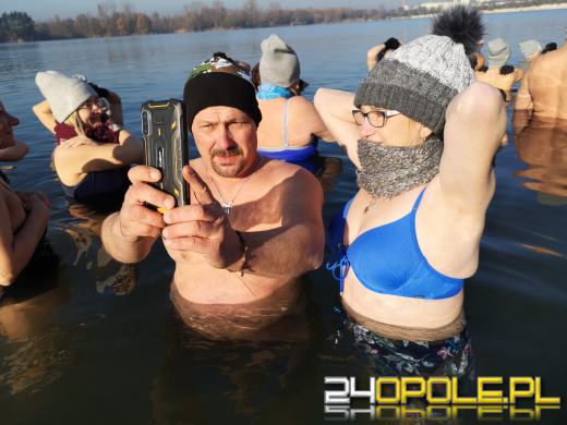 Morsy doczekały się ujemnej temperatury. Wtedy woda jest najlepsza!