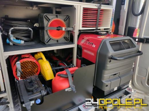 Ambulans pogotowia ruchu drogowego trafił do brzeskich policjantów