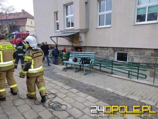 Pożar w szkole w Głogówku. Ewakuowano dzieci