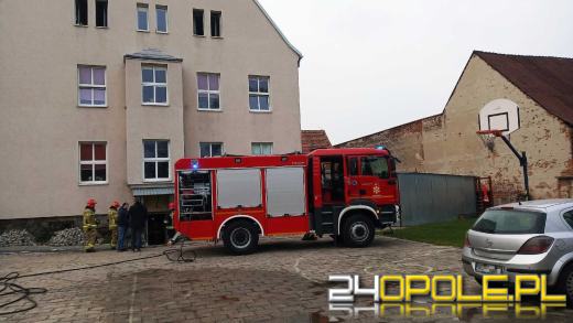 Pożar w szkole w Głogówku. Ewakuowano dzieci