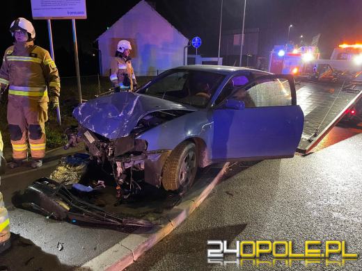 Kierujący audi wjechał w bariery ochronne w Złotnikach