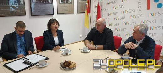 14 osób trafiło do szpitala z objawami zatrucia. Wojewoda reaguje w sprawie ośrodka