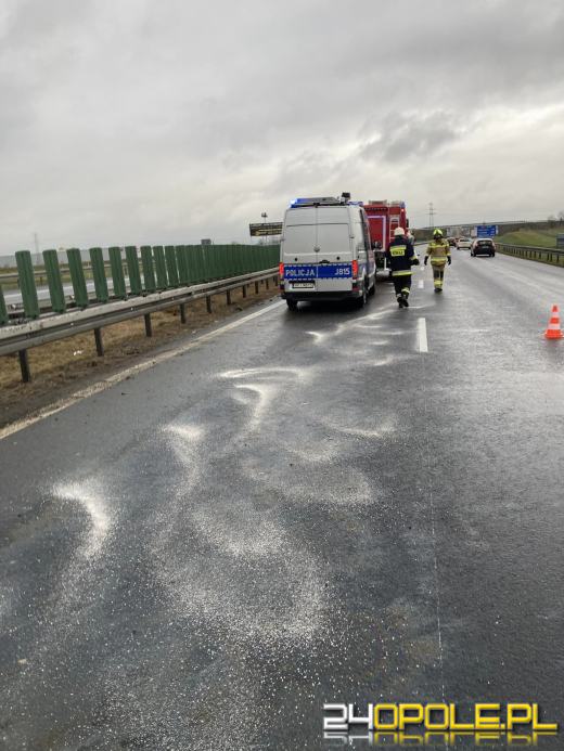 Kierujący BMW wjechał w bariery energochłonne na A4