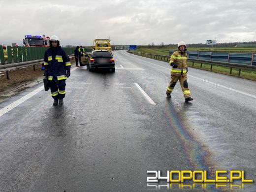 Kierujący BMW wjechał w bariery energochłonne na A4