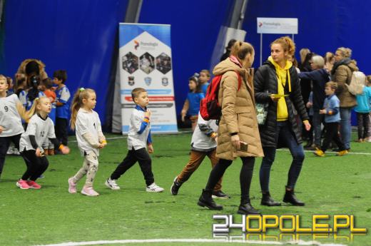 Przedszkolaki uczyły się zasad obowiązujących na drodze