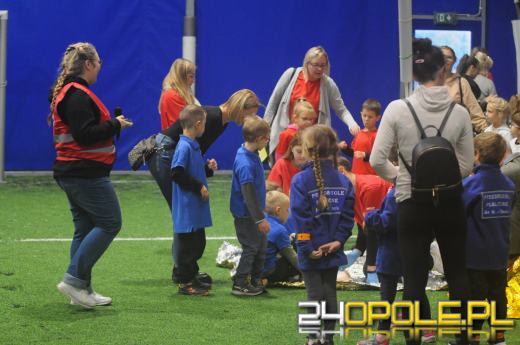 Przedszkolaki uczyły się zasad obowiązujących na drodze