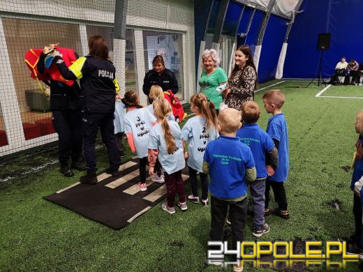 Przedszkolaki uczyły się zasad obowiązujących na drodze