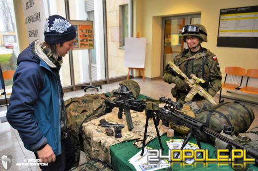 Opolscy żołnierze promują Legię Akademicką