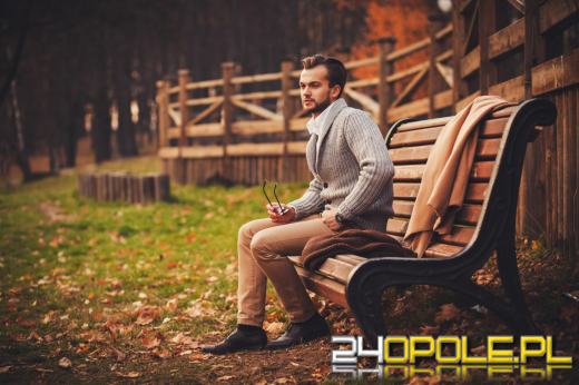 Odkryj swój styl na jesień - postaw na modne swetry męskie