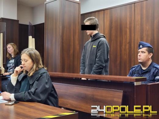 Pijany pasażer zaatakował mężczyznę w pociągu pozbawiając go wzroku. Ruszył proces