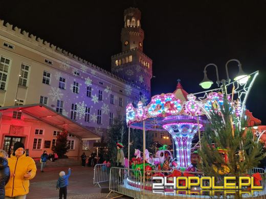 Już jutro otwarcie Jarmarku Bożonarodzeniowego. Opole pięknieje na święta 