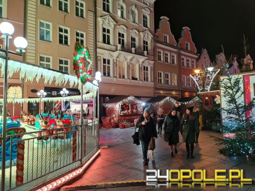 Już jutro otwarcie Jarmarku Bożonarodzeniowego. Opole pięknieje na święta 