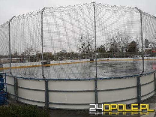 Lodowisko "pod chmurką" gotowe. MOSiR czeka na odpowiednią temperaturę