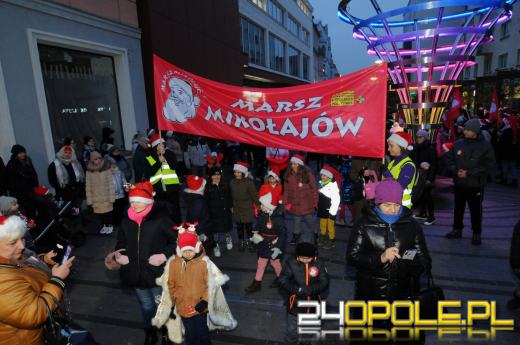 Marsz Mikołajów tradycyjnie rozpoczął okres oczekiwania na święta Bożego Narodzenia