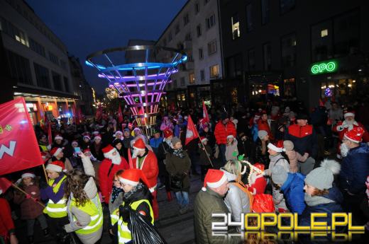 Marsz Mikołajów tradycyjnie rozpoczął okres oczekiwania na święta Bożego Narodzenia