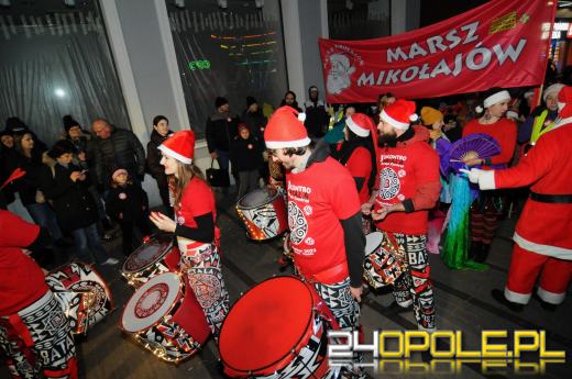 Marsz Mikołajów tradycyjnie rozpoczął okres oczekiwania na święta Bożego Narodzenia