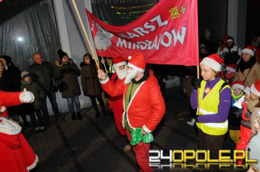 Marsz Mikołajów tradycyjnie rozpoczął okres oczekiwania na święta Bożego Narodzenia