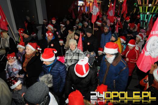 Marsz Mikołajów tradycyjnie rozpoczął okres oczekiwania na święta Bożego Narodzenia